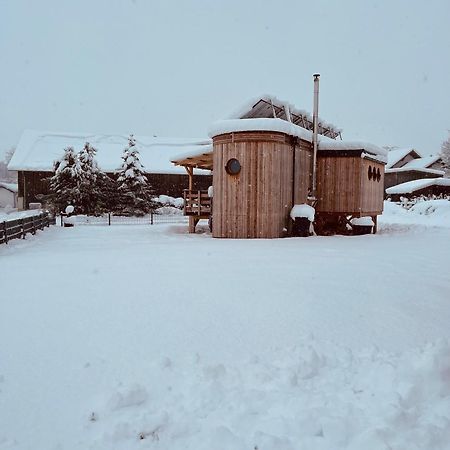 فيلا Wohnwagon Paul - Autarkie Erleben! - Tiny House Oberschneiding المظهر الخارجي الصورة
