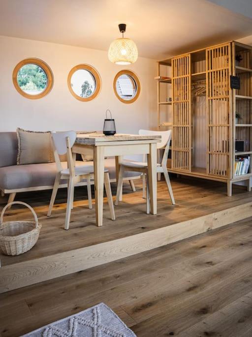 فيلا Wohnwagon Paul - Autarkie Erleben! - Tiny House Oberschneiding المظهر الخارجي الصورة