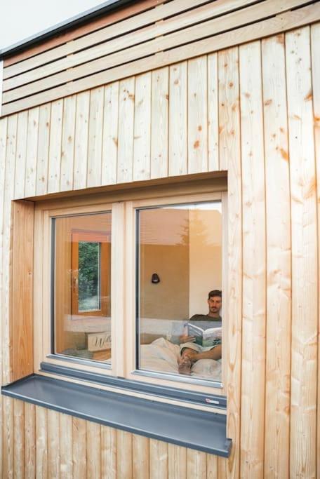 فيلا Wohnwagon Paul - Autarkie Erleben! - Tiny House Oberschneiding المظهر الخارجي الصورة