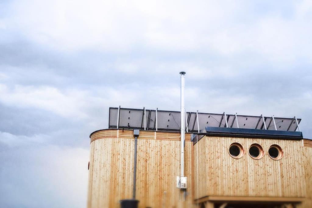 فيلا Wohnwagon Paul - Autarkie Erleben! - Tiny House Oberschneiding المظهر الخارجي الصورة