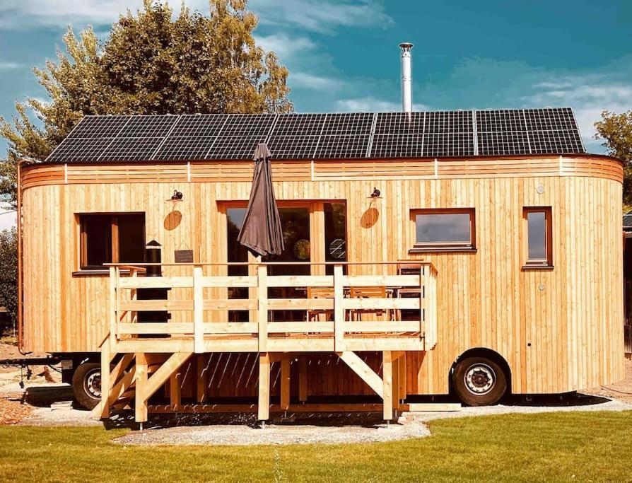 فيلا Wohnwagon Paul - Autarkie Erleben! - Tiny House Oberschneiding المظهر الخارجي الصورة
