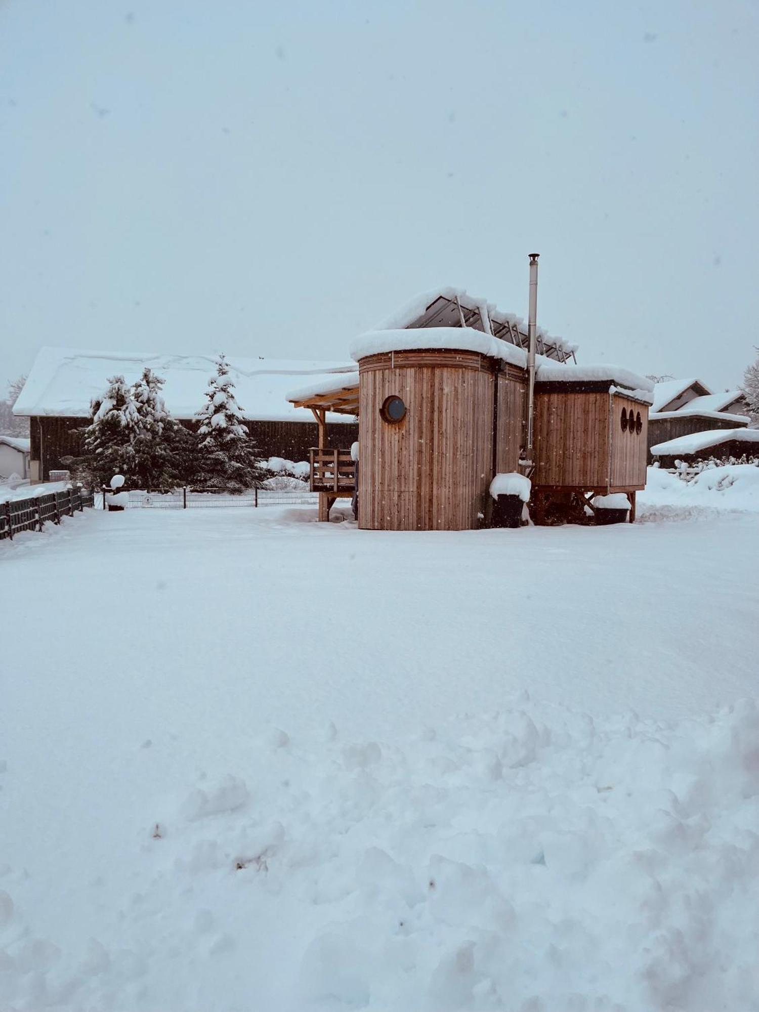فيلا Wohnwagon Paul - Autarkie Erleben! - Tiny House Oberschneiding المظهر الخارجي الصورة